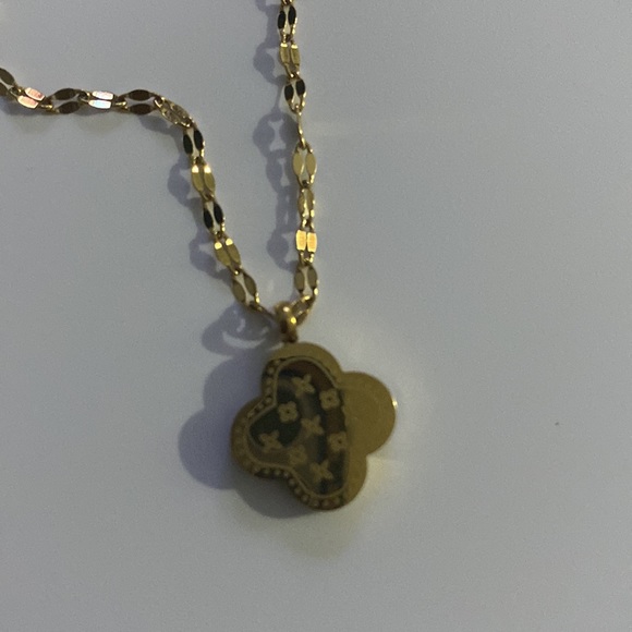 Fashion Necklace - Picture 2 of 2